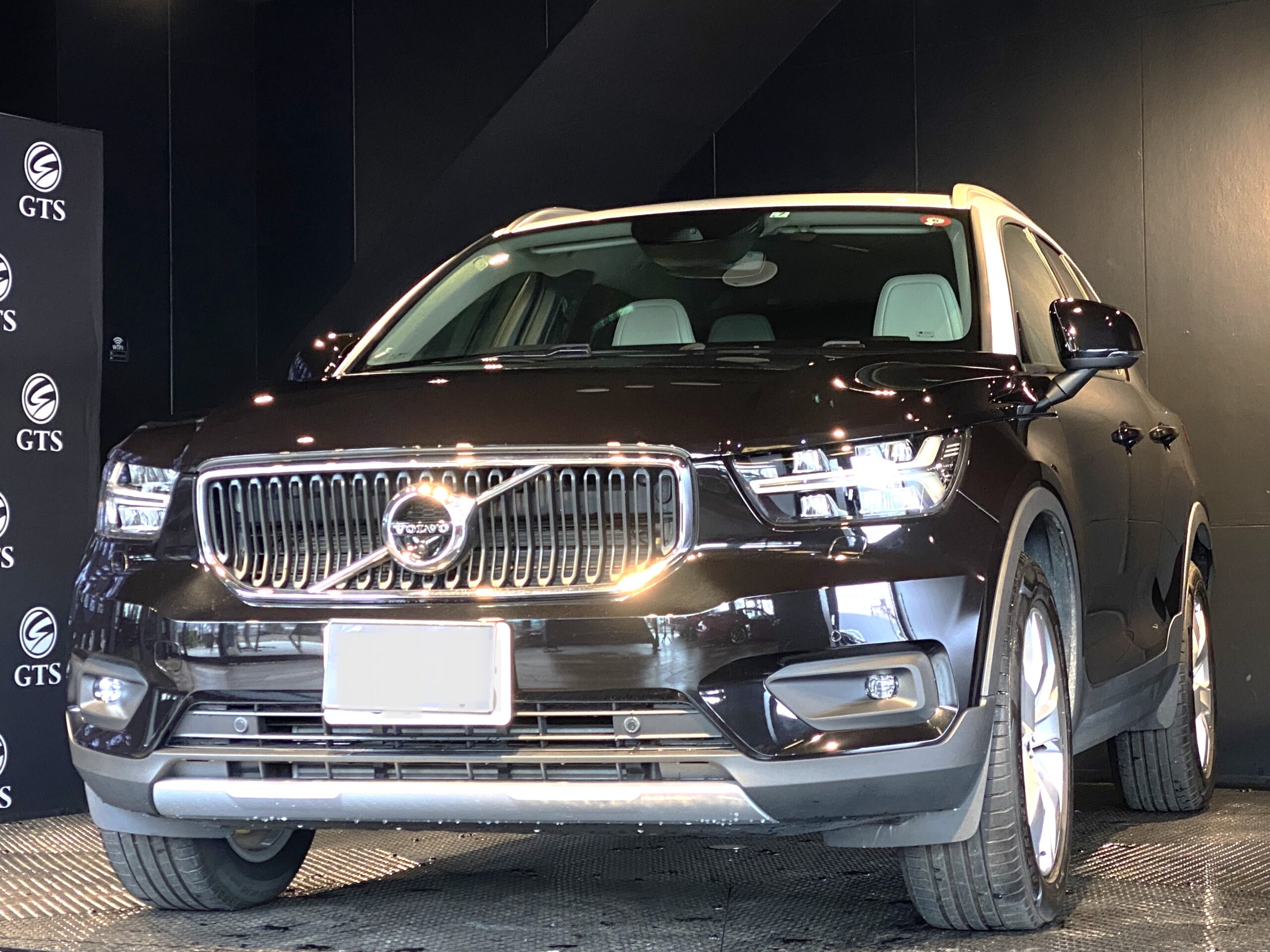 2019年 ボルボ XC40