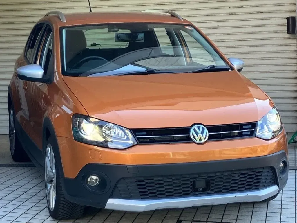 2015年式 フォルクスワーゲン　クロスポロ ベースグレード