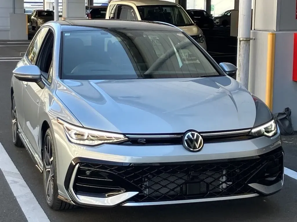 2025年式 フォルクスワーゲン　ゴルフ　ＨＢ ＴＤＩ　Ｒライン